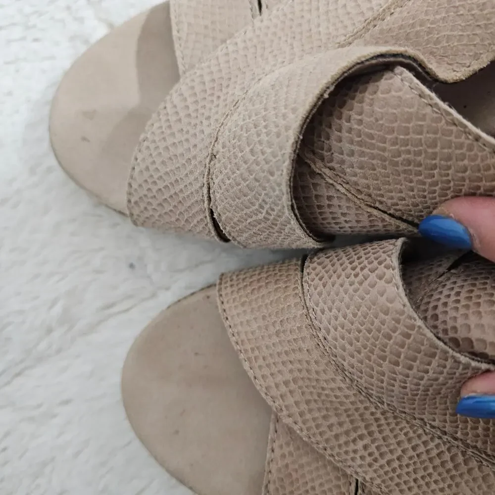 Collection by Clarks Lafley Krissy 10M leather Espadrills Wedge Beige‎ Sandles.